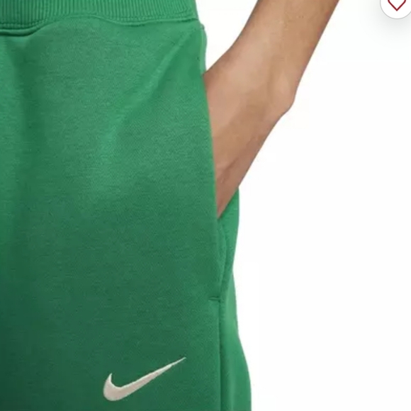 NWT Women's Nike OVERSIZED sweatpants - Picture 4 of 9